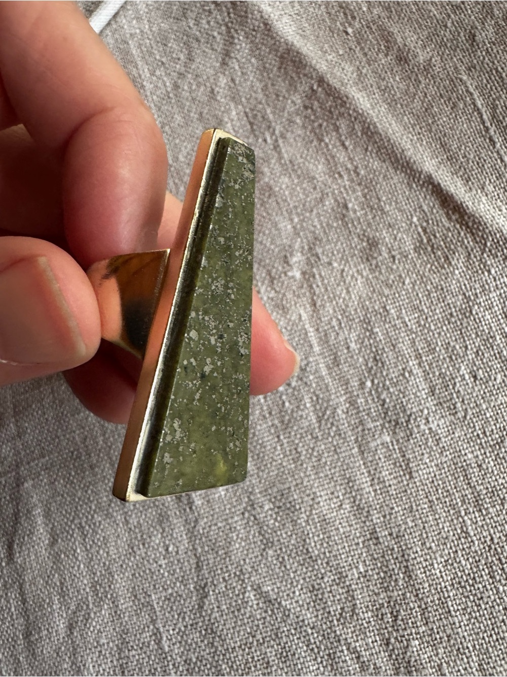 Kendra Scott Green Pyrite and Gold tone Tapered geometric Statement Ring